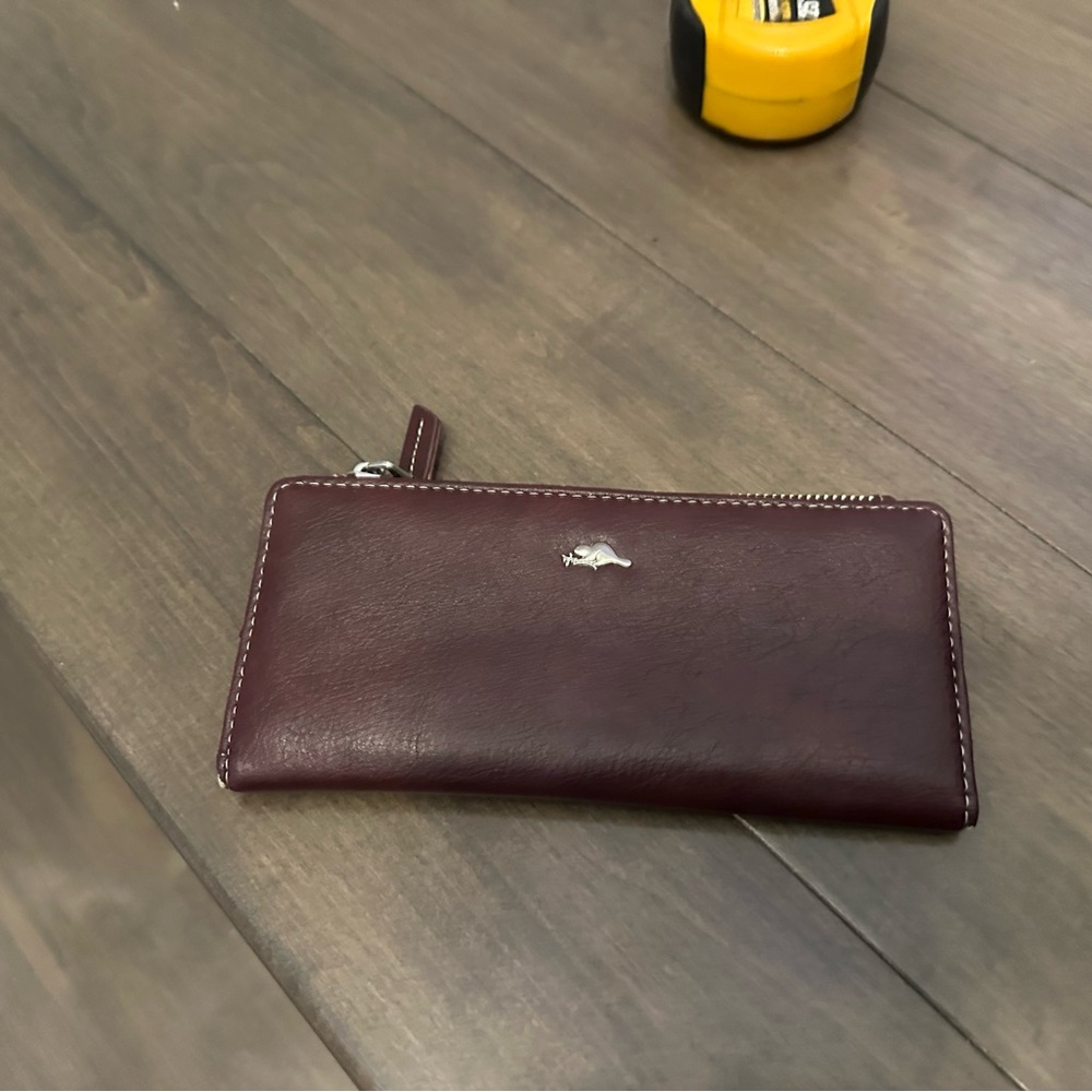 Roots Burgundy Leather Wallet - Picture 2 of 12